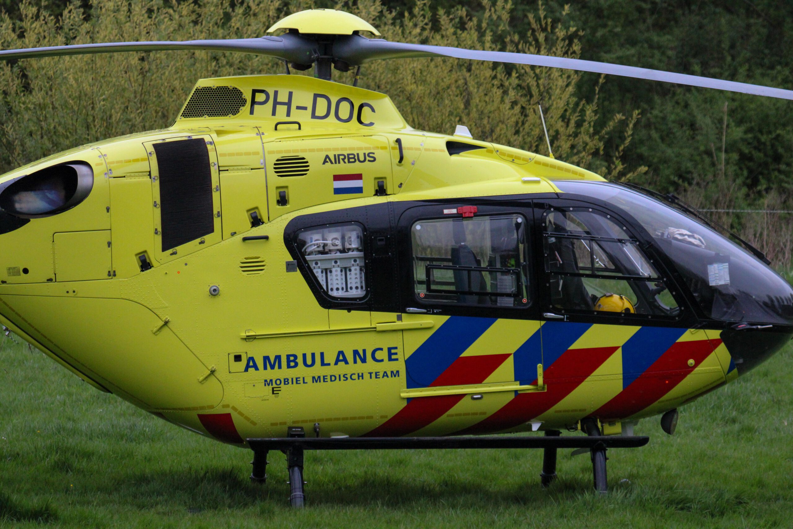 Lifeliner4 ingezet voor een medische noodsituatie in Hoogkerk