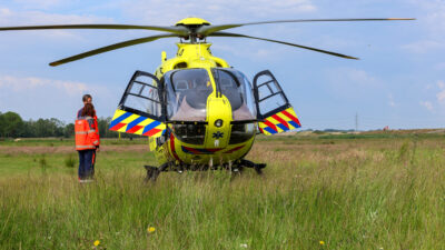 Lifeliner 4 landt bij Hoogkerk voor een Rendez-Vous