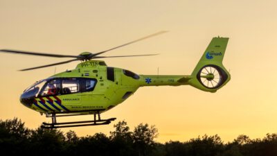 Lifeliner 4 opgeroepen voor een melding in Roden